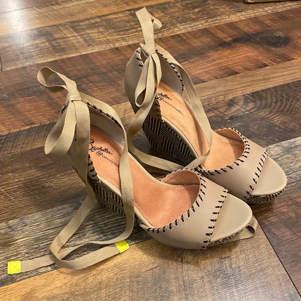 Seychelles Smooth Sailing Taupe Stitch Wedge 7